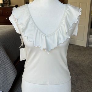 Aritzia wilfred ruffled V neck ribbed top, white size S